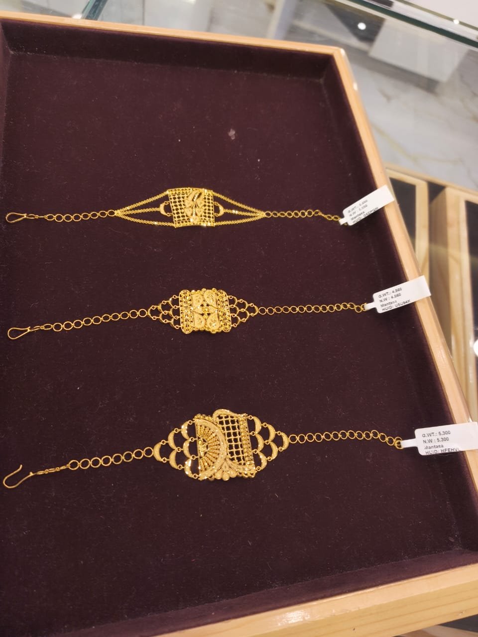 HUID hallmarked gold jewellery from Laxmi Gold Palace, Kolkata