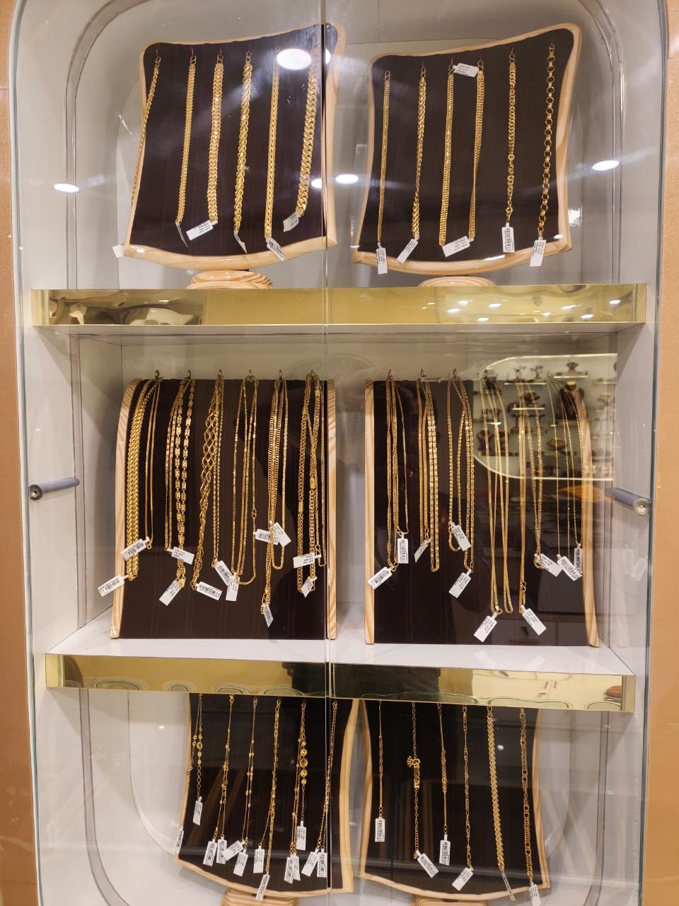 Certified diamond jewellery from Laxmi Gold Palace, Kolkata