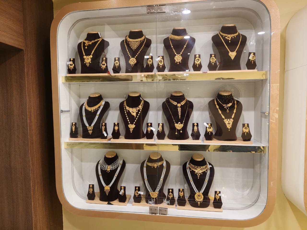 Pendants — Diamond jewellery by Laxmi Gold Palace, Kolkata