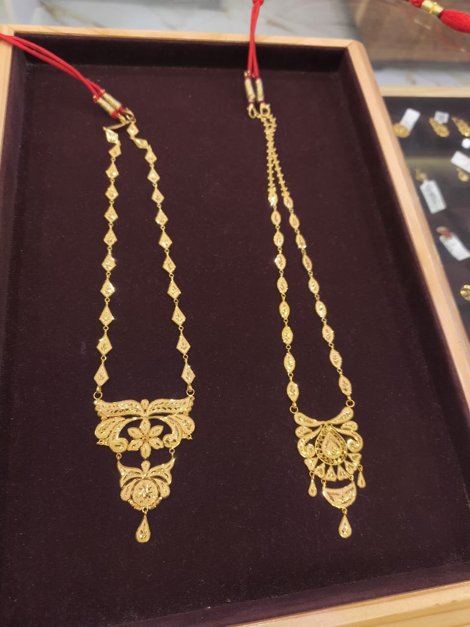 HUID hallmarked gold jewellery from Laxmi Gold Palace, Kolkata