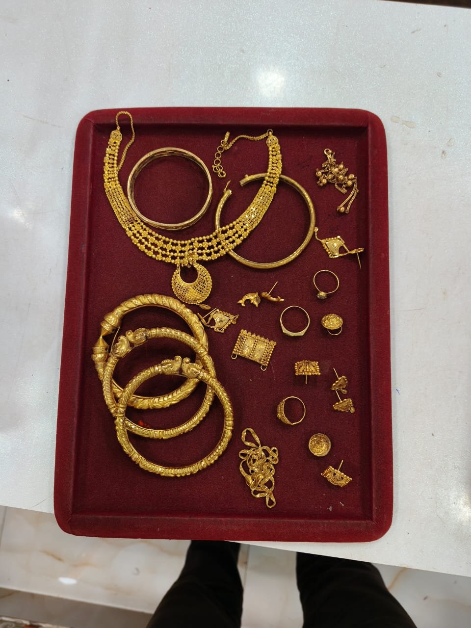 HUID hallmarked gold jewellery from Laxmi Gold Palace, Kolkata